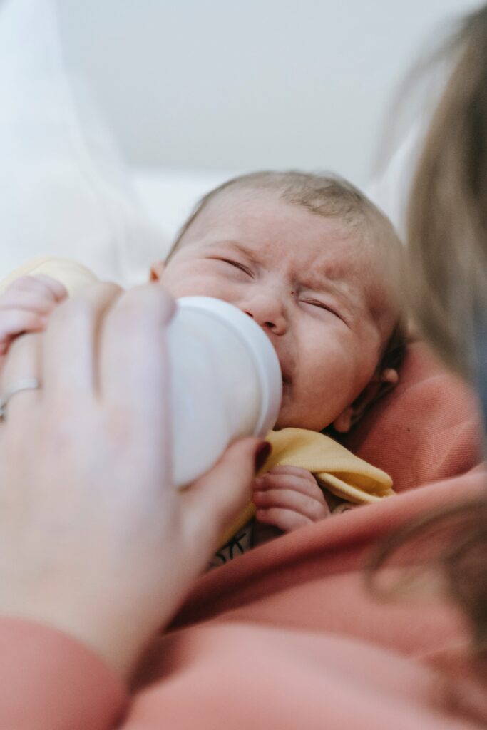 oorzaken-huilen-baby-honger